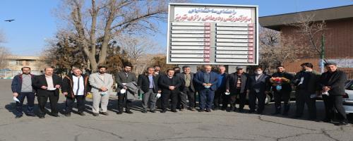 بازدید دکتر منادی