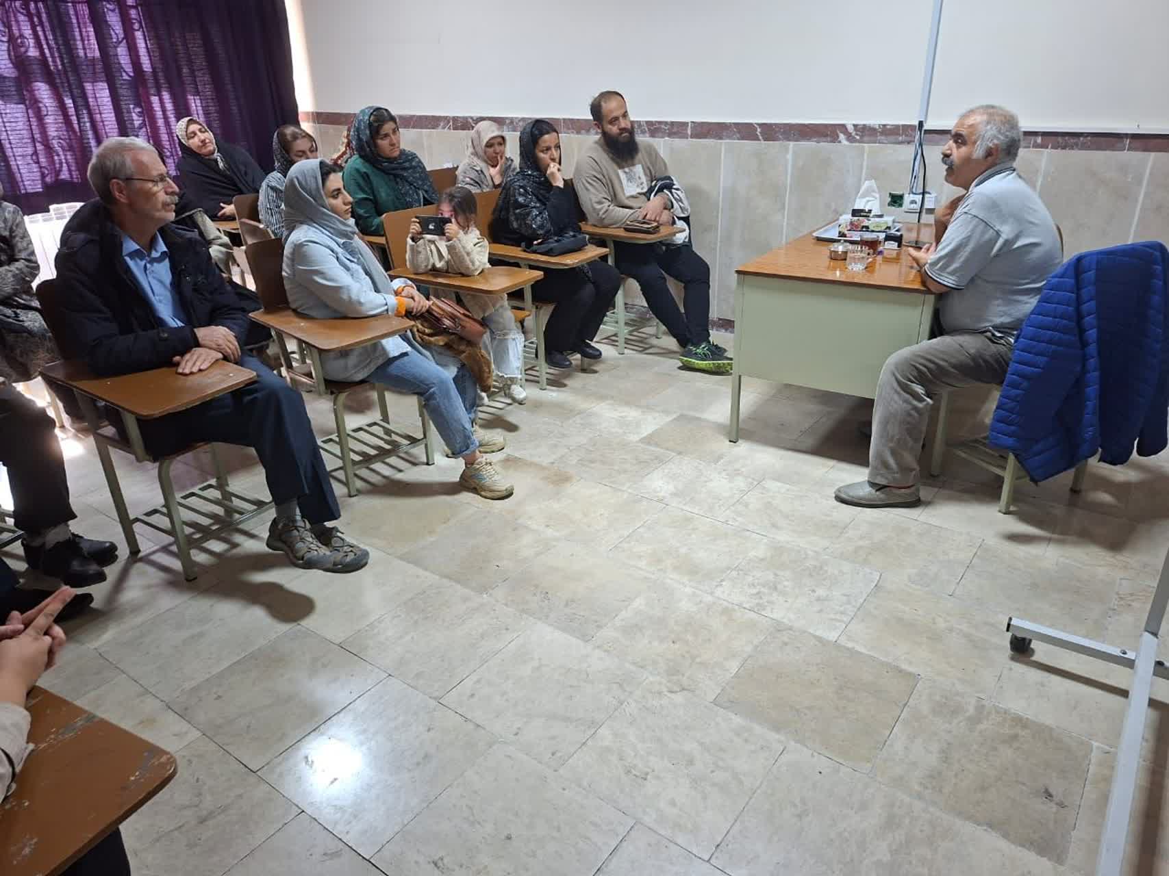 غربالگری و آموزش روان‌شناختی خانواده بیماران بستری