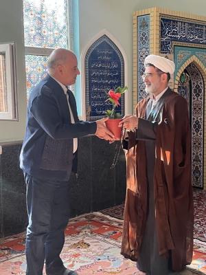 تجلیل از خدمات حجت الاسلام والمسلمین حاج آقا ستاری وند امام جماعت بیمارستان رازی تبریز  